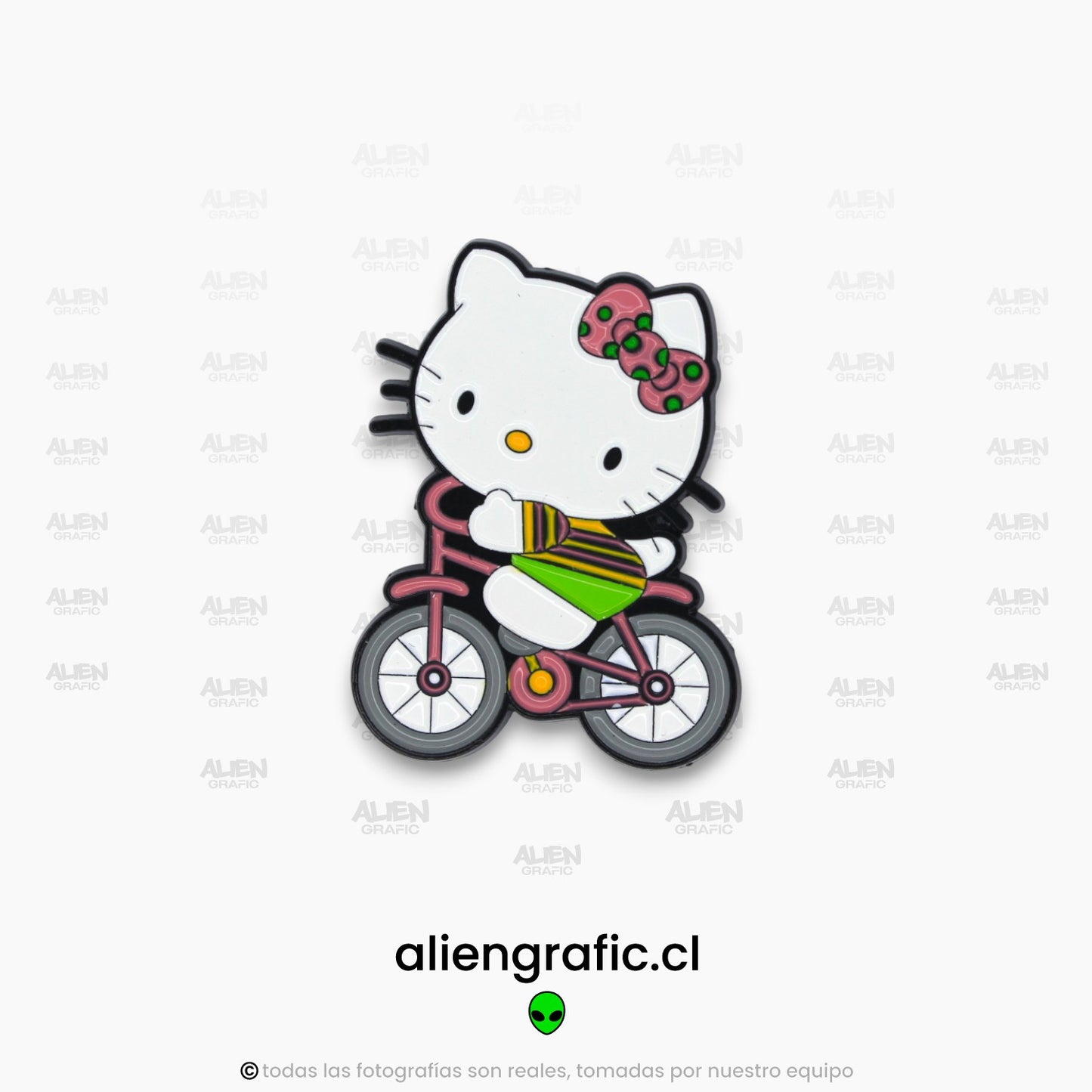 Kitty En Bicicleta